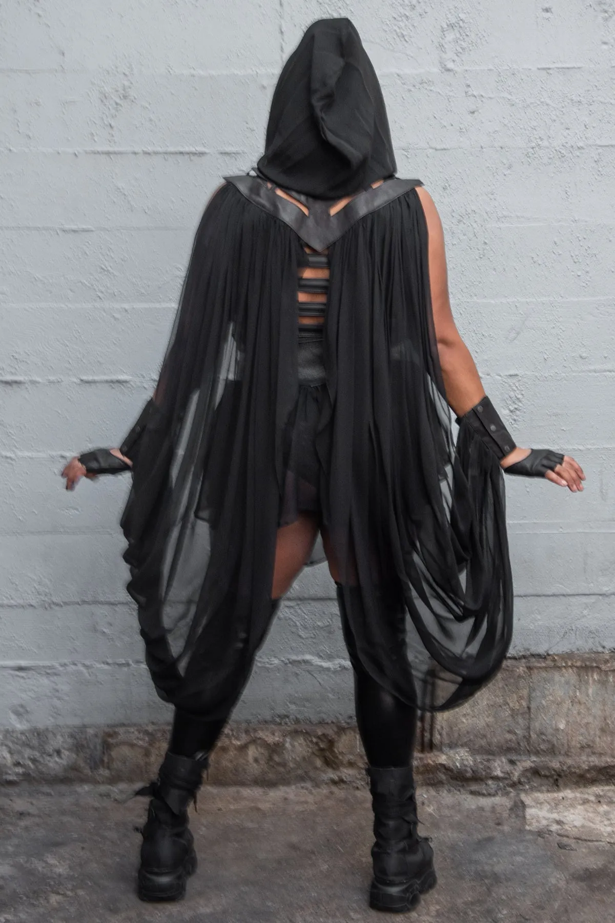 5D x Eyecon Priestess Hood - leather/silk