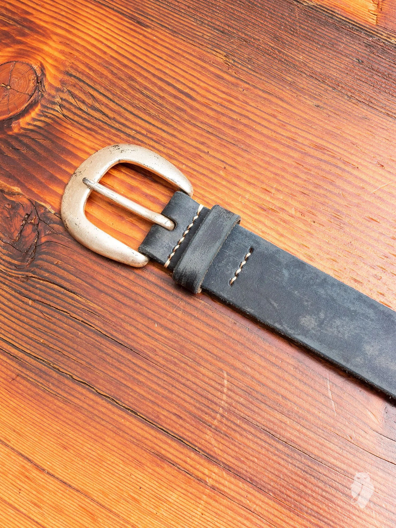 6210 Wild Leather Belt in Dark Navy