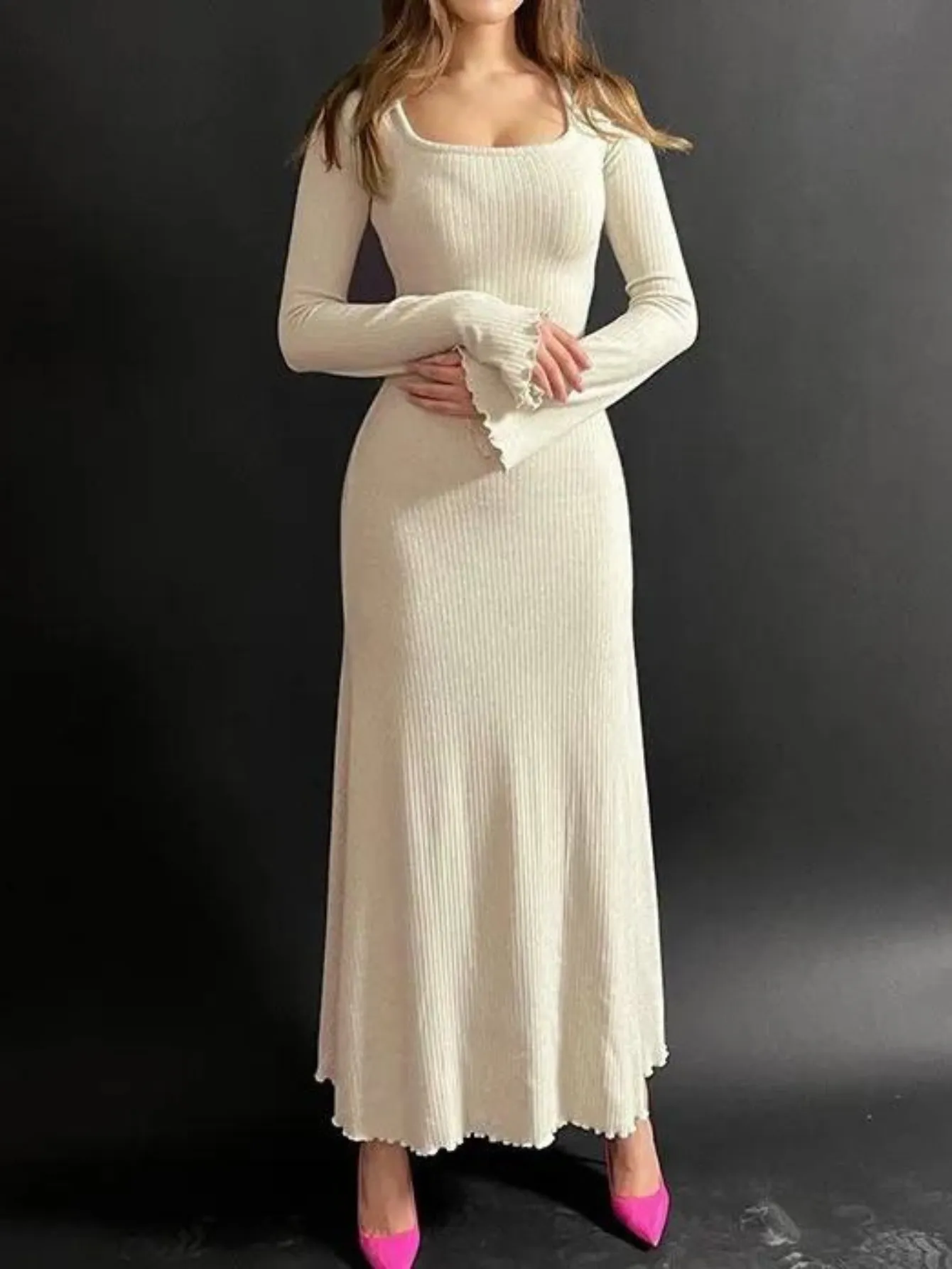 LONG-SLEEVE SQUARE NECK PLAIN BODYCON DRESS