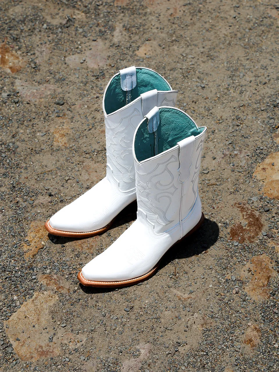 T0143 - TEEN'S EMBROIDERY WHITE SNIP TOE COWBOY BOOT